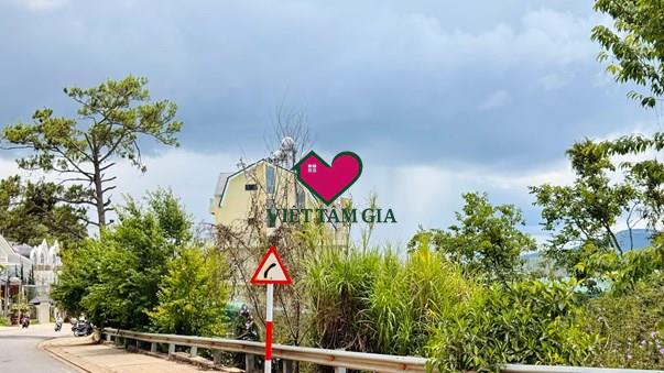 Bán đất MT đường Hùng Vương Phường Xuân Trường - Đà Lạt tặng mô hình kinh doanh.