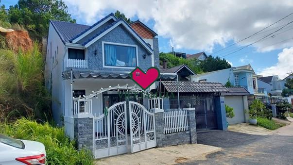 Bán biệt thự hẻm Nguyễn Hữu Cảnh Phường Lâm Viên - Đà Lạt trung tâm tiện di chuyển đi lại.