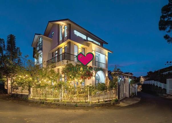 Bán biệt thự 2 MT sân vườn Khe Sanh Phường Xuân Hương -Đà Lạt view cao thoáng đẹp.