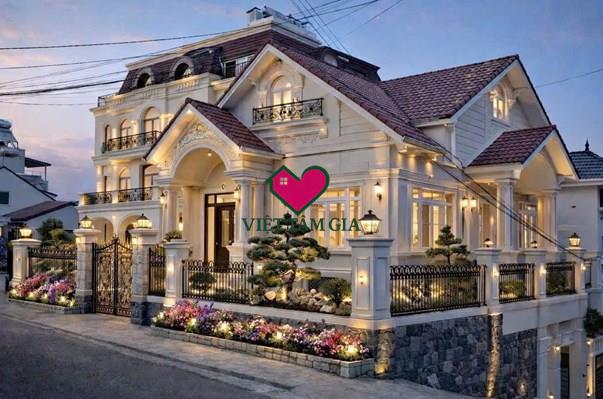 Bán biệt thự châu âu đẹp như hình thuận tiện kinh doanh đường Trịnh Hoài Đức Phường Xuân Trường - Đà Lạt