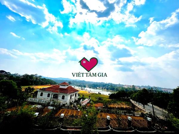 Bán biệt thự mặt tiền Sương Nguyệt Ánh Phường Lâm Viên - Đà Lạt  view Hồ Xuân Hương.