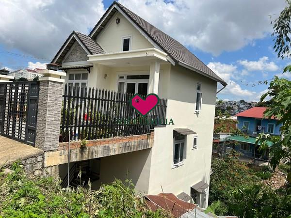Bán nhà phố MT đường Đống Đa Phường Xuân Hương - Đà Lạt view cao đẹp.