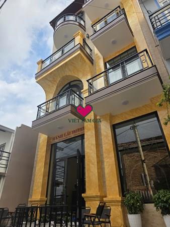 Bán khách sạn hẻm Lê Hồng Phong Phường Xuân Hương - Đà Lạt view cao thoáng.